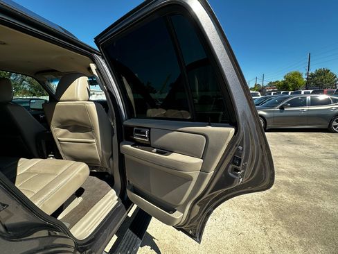 Used 2012 Lincoln Navigator 2WD image 35