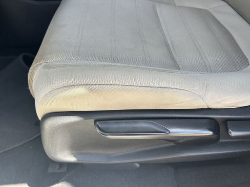 Used 2019 Honda CR-V LX image 28