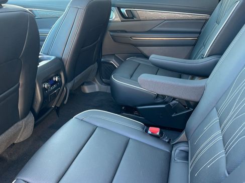 New 2026 Buick Enclave Avenir w/ Super Cruise Package image 10