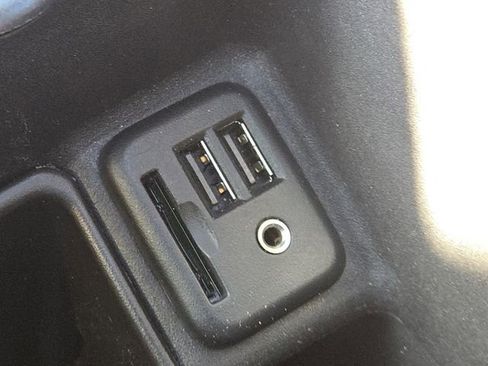 Used 2015 Chevrolet Silverado 1500 High Country w/ High Country Premium Package image 9