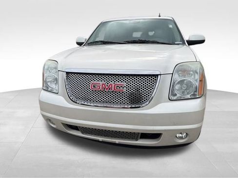 Used 2009 GMC Yukon XL Denali image 5