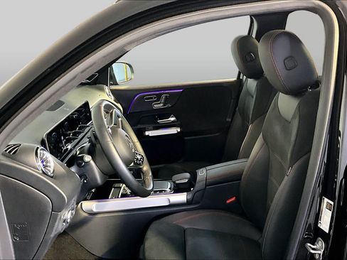 Certified 2023 Mercedes-Benz GLB 250 4MATIC image 9