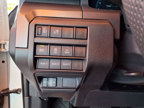 Used 2024 Toyota Tacoma TRD Off-Road w/ TRD Off Road Upgrade Package AWD/4WD image 18