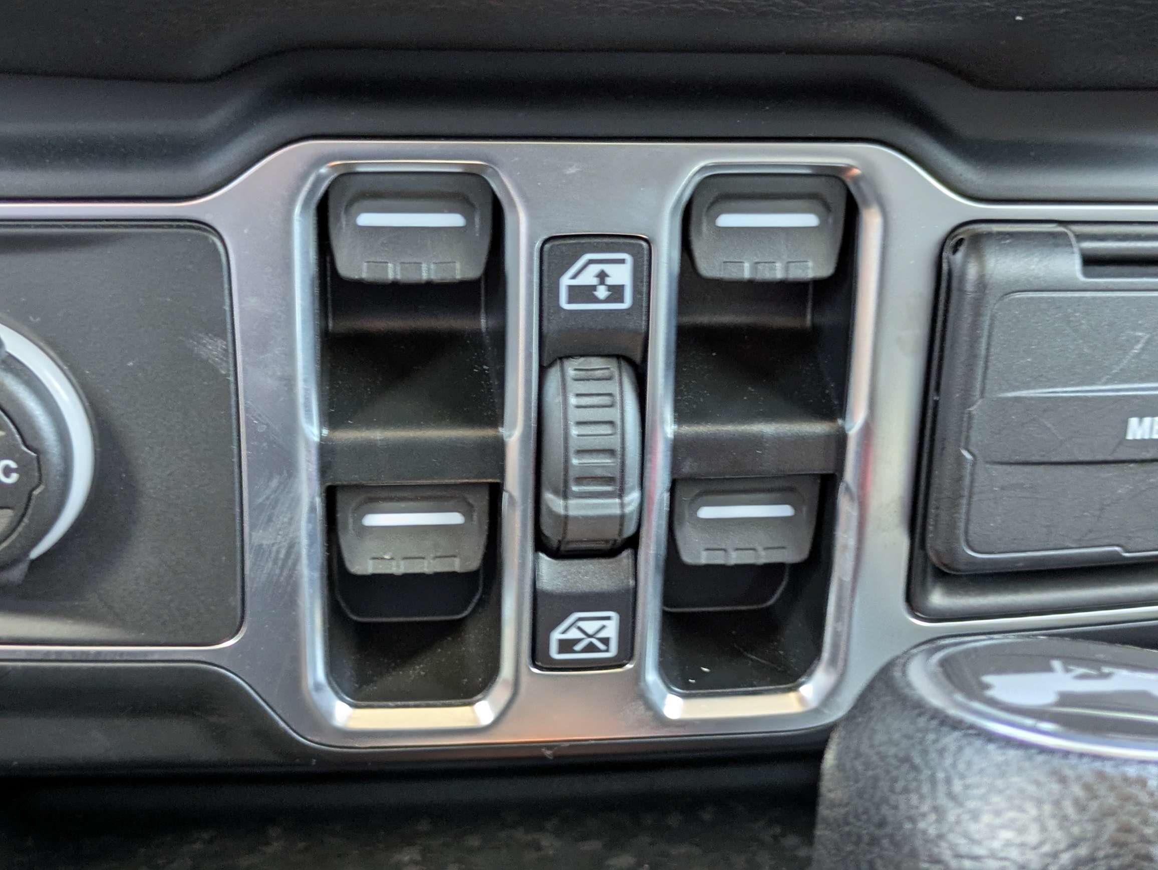 Used 2024 Jeep Wrangler Unlimited Sport AWD/4WD image 21