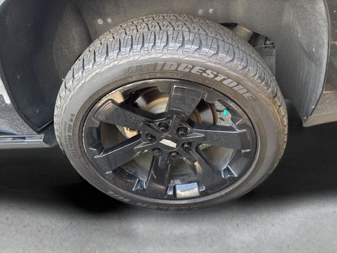 Used 2019 Cadillac Escalade Platinum AWD/4WD image 8
