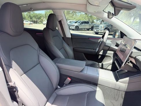 Used 2026 Tesla Model Y 2WD image 15