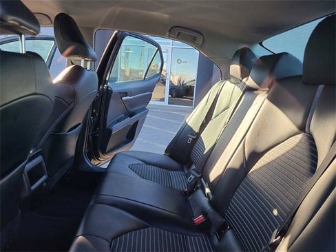 Used 2023 Toyota Camry SE image 21