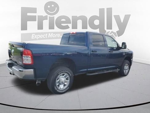 Used 2024 RAM 2500 Tradesman w/ Chrome Appearance Group AWD/4WD image 5