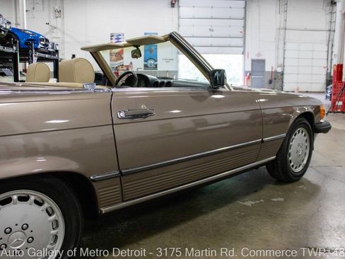 Used 1987 Mercedes-Benz 560 SL image 25
