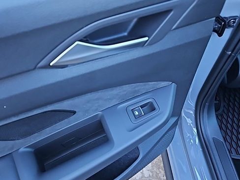 New 2026 Volkswagen GTI SE FWD image 21