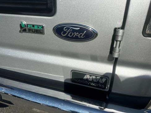 Used 2011 Ford E-350 and Econoline 350 XLT image 35