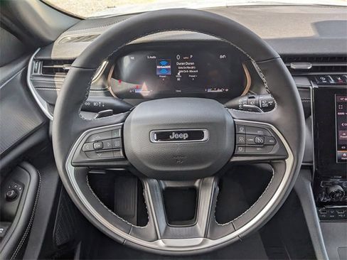 New 2025 Jeep Grand Cherokee L Altitude image 17