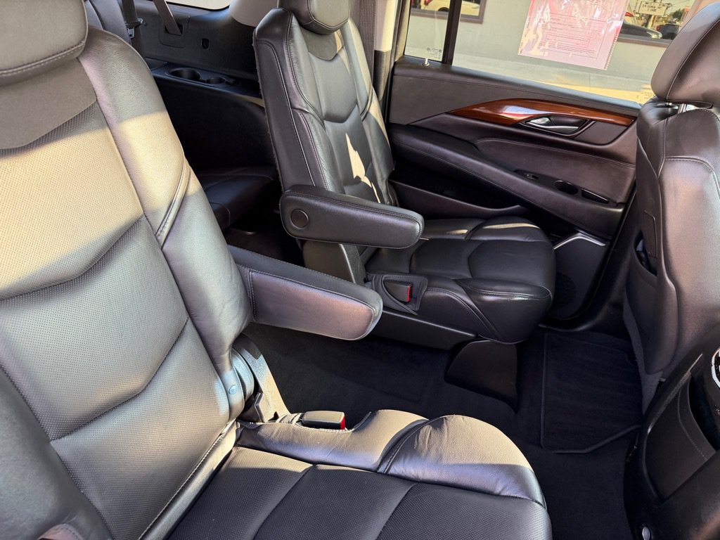 Used 2018 Cadillac Escalade ESV Premium Luxury AWD/4WD image 21
