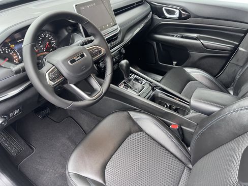 New 2026 Jeep Compass Latitude image 10