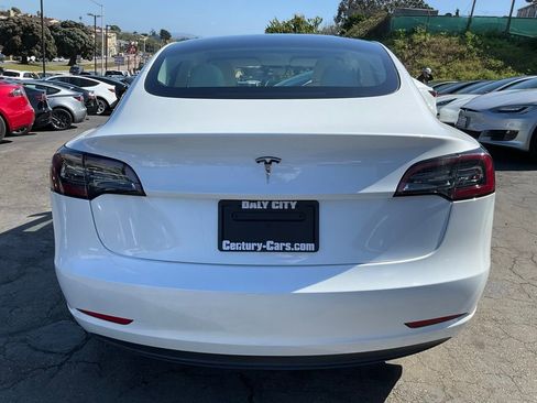 Used 2023 Tesla Model 3 Standard Range image 4