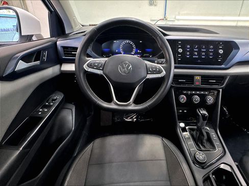 Used 2023 Volkswagen Taos SE w/ Panoramic Sunroof Package AWD/4WD image 11