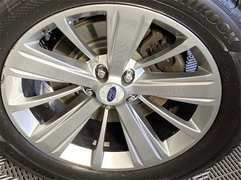 Used 2018 Ford Explorer Limited image 31