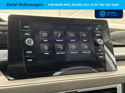 Used 2025 Volkswagen Taos SE FWD image 18