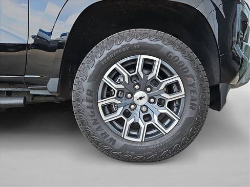 Used 2026 Chevrolet Colorado Z71 AWD/4WD image 24