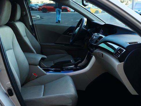 Used 2016 Honda Accord LX image 33