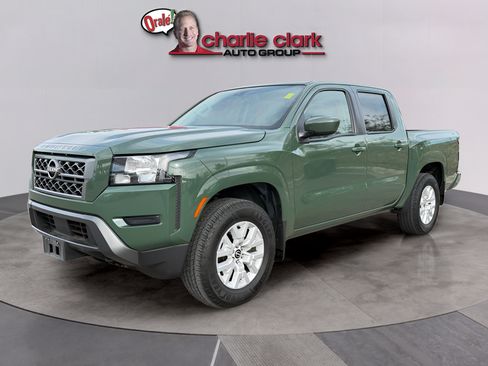 Used 2022 Nissan Frontier SV AWD/4WD image 2