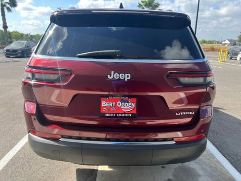 Used 2025 Jeep Grand Cherokee L Laredo RWD image 5