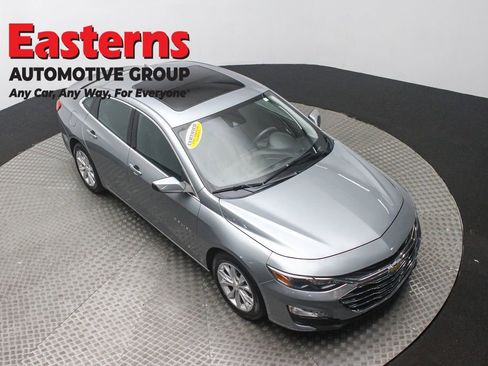 Used 2024 Chevrolet Malibu LT image 3