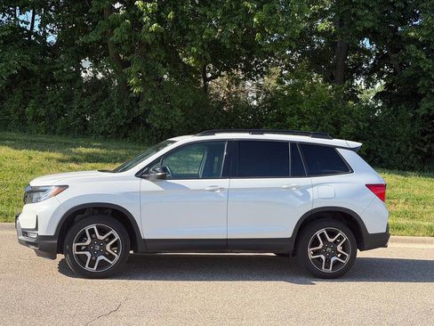 Used 2022 Honda Passport Elite image 2