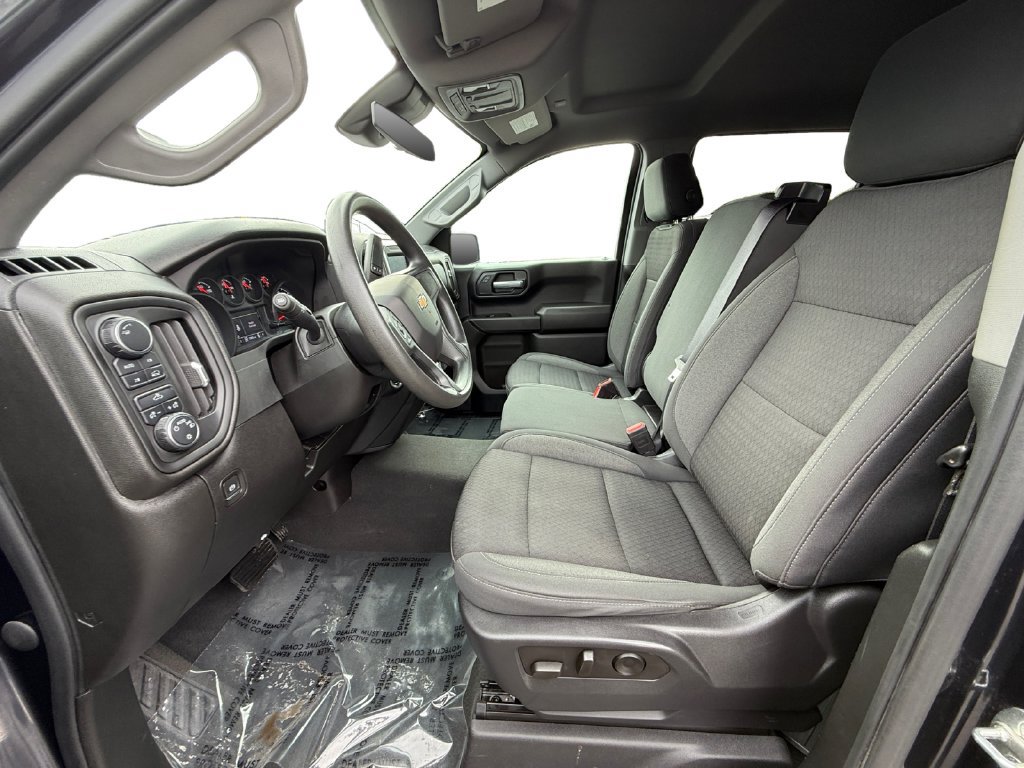 Used 2023 Chevrolet Silverado 1500 Custom AWD/4WD image 9