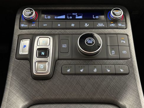 Used 2024 Hyundai Palisade Limited FWD image 22