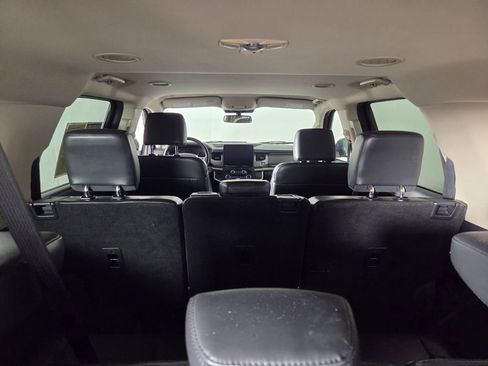 Used 2023 Ford Expedition Max XLT image 29