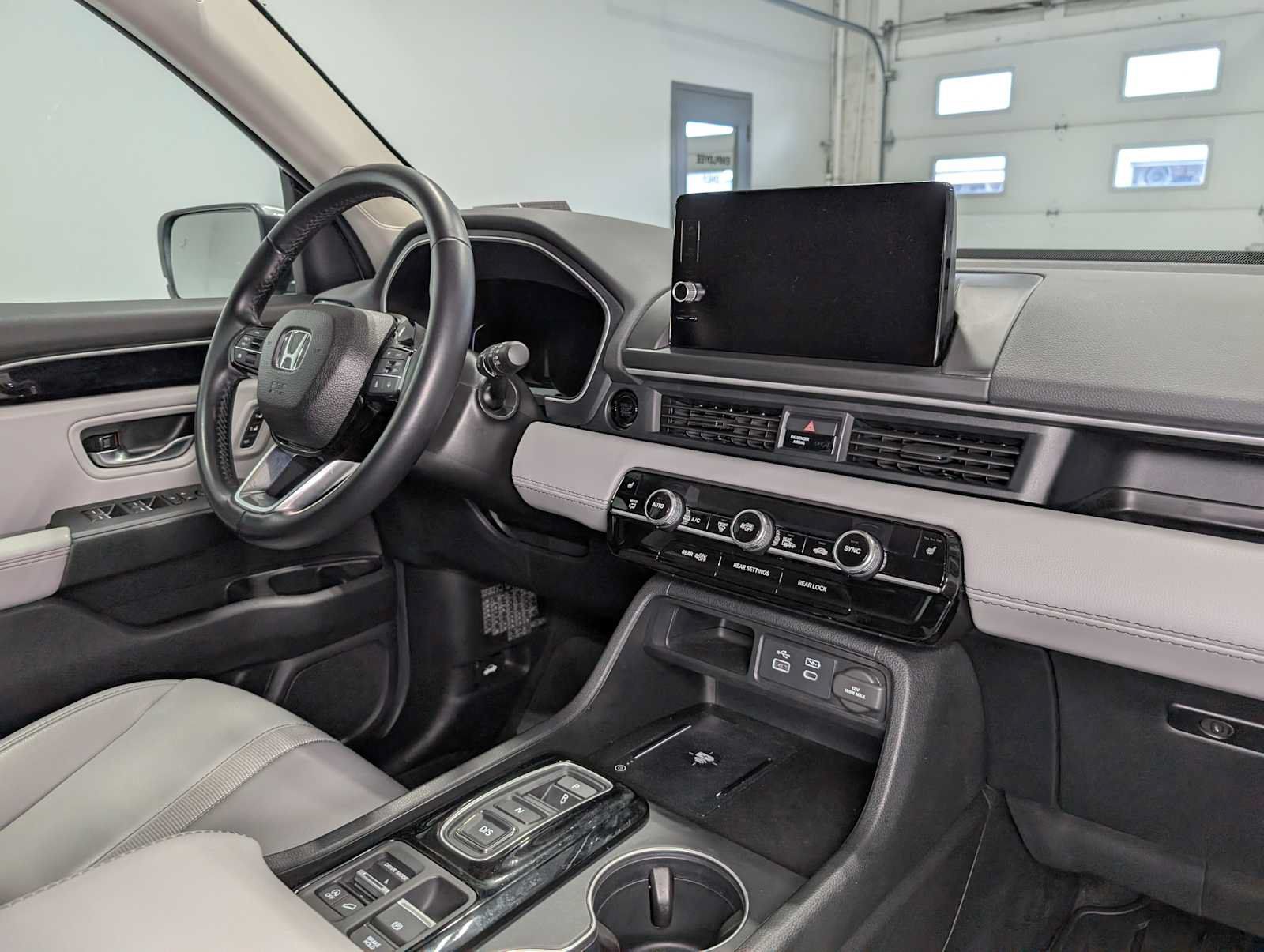 Certified 2025 Honda Pilot EX-L image 42