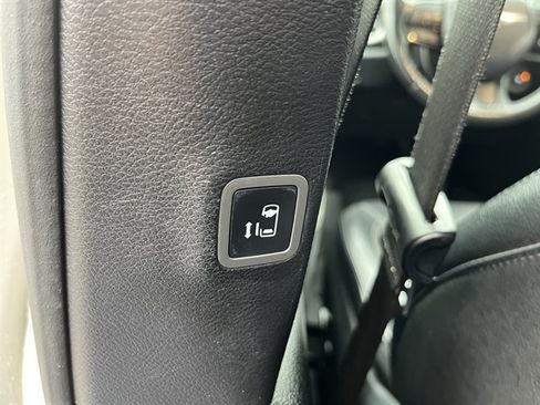 Used 2020 Chrysler Pacifica Touring-L w/ Advanced Safetytec Group FWD image 30