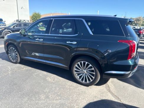 Used 2023 Hyundai Palisade Calligraphy w/ Cargo Package AWD/4WD image 3