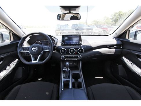 Used 2025 Nissan Sentra SV w/ Trunk Package FWD image 12