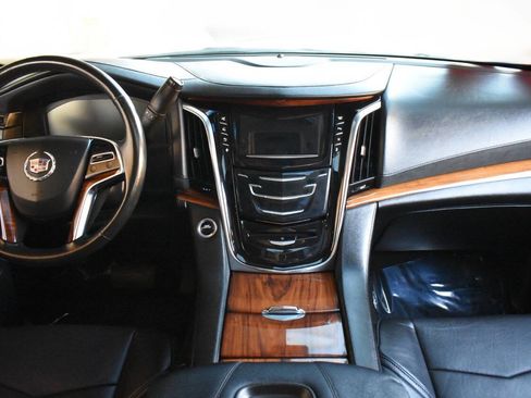 Used 2015 Cadillac Escalade Premium image 50