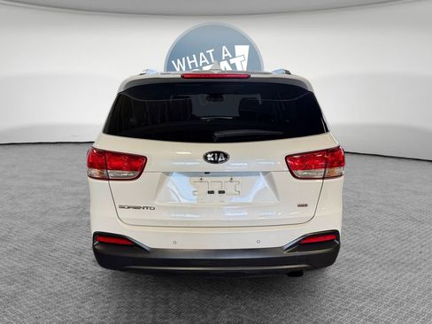 Used 2016 Kia Sorento AWD w/ LX Convenience Package image 5