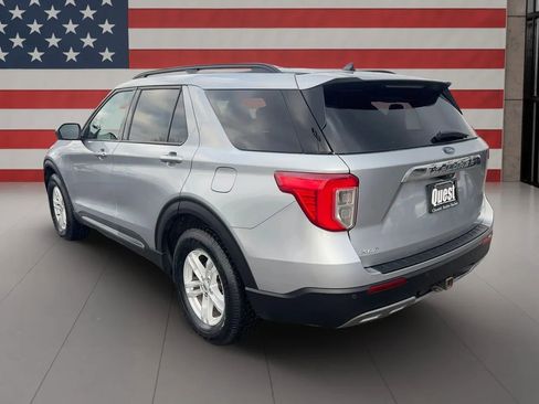 Used 2023 Ford Explorer XLT w/ Equipment Group 202A image 5