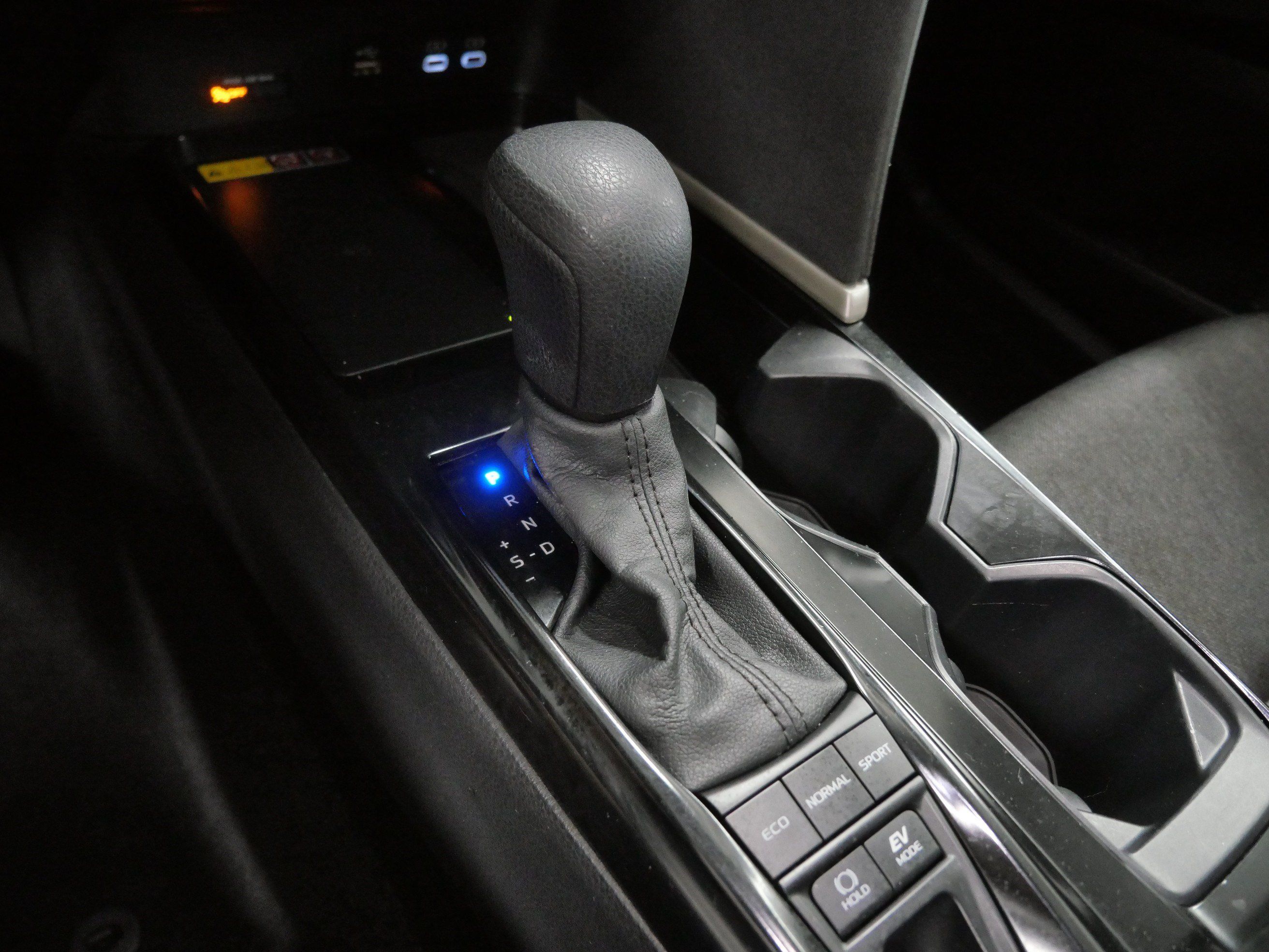Used 2025 Toyota Camry LE FWD image 25