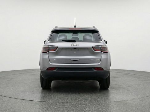 Used 2025 Jeep Compass Limited AWD/4WD image 7