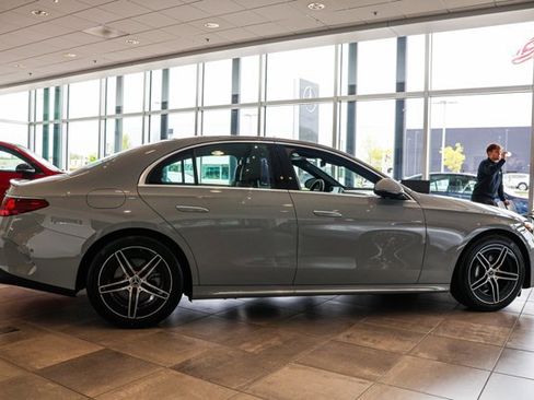 New 2026 Mercedes-Benz E 350 4MATIC Sedan image 4