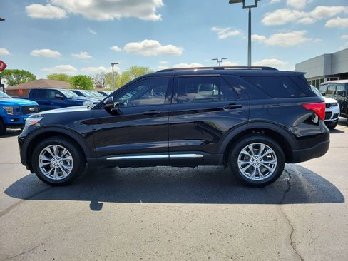Certified 2023 Ford Explorer XLT w/ Equipment Group 202A AWD/4WD image 7