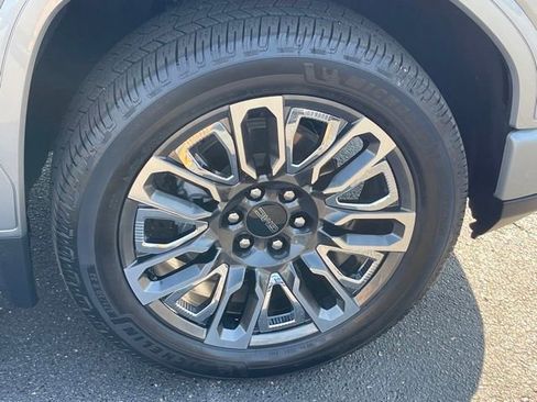 Used 2024 GMC Sierra 1500 Denali Ultimate image 28