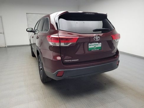 Used 2018 Toyota Highlander LE image 6