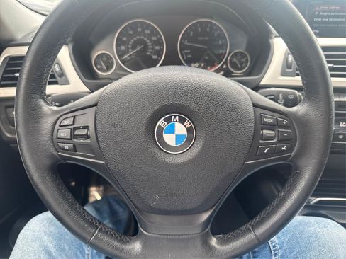 Used 2017 BMW 320i Sedan RWD image 14