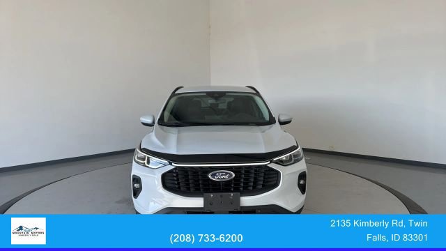 Used 2025 Ford Escape Platinum AWD/4WD image 2