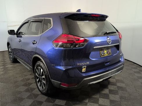 Used 2017 Nissan Rogue S image 4