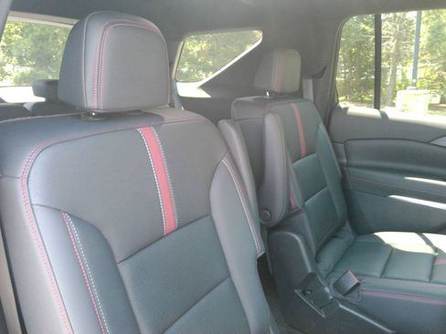 Certified 2024 Chevrolet Traverse RS w/ LPO, Floor Liner Package AWD/4WD image 22
