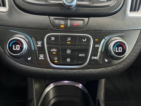 Used 2022 Chevrolet Malibu LT FWD image 63