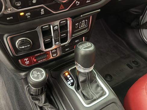 Used 2024 Jeep Wrangler Unlimited Rubicon 392 AWD/4WD image 24